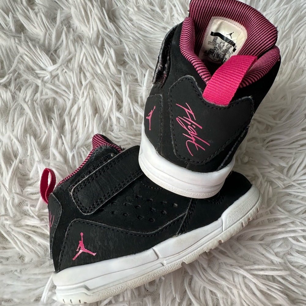 Nike Flight Jordan’s pink and black high top sneakers size 5c - Picture 2 of 8